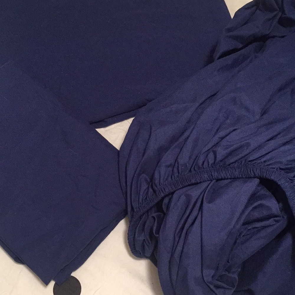 Navy Queen fitted sheet and pillow case set